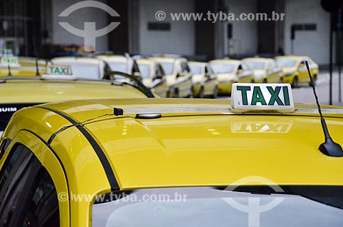  Taxi - outdoor area of Antonio Carlos Jobim International Airport  - Rio de Janeiro city - Rio de Janeiro state (RJ) - Brazil