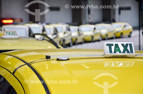  Taxi - outdoor area of Antonio Carlos Jobim International Airport  - Rio de Janeiro city - Rio de Janeiro state (RJ) - Brazil