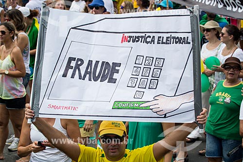  Manifestation against corruption and for the President Dilma Rousseff Impeachment - Copacabana Beach waterfront  - Rio de Janeiro city - Rio de Janeiro state (RJ) - Brazil