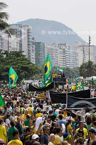  Manifestation against corruption and for the President Dilma Rousseff Impeachment - Copacabana Beach waterfront  - Rio de Janeiro city - Rio de Janeiro state (RJ) - Brazil