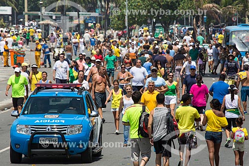  Police car of Military Police during manifestation against corruption and for the President Dilma Rousseff Impeachment - Copacabana Beach waterfront  - Rio de Janeiro city - Rio de Janeiro state (RJ) - Brazil