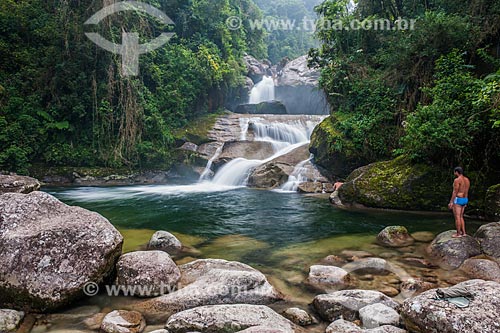  Tourist - Itaporani Waterfall - Itatiaia National Park  - Itatiaia city - Rio de Janeiro state (RJ) - Brazil