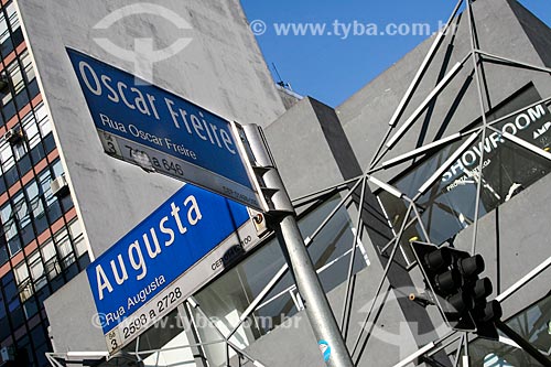  Sign on the corner of Oscar Freire and Augusta streets  - Sao Paulo city - Sao Paulo state (SP) - Brazil
