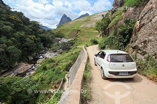  Car arriving at Frades Waterfall  - Teresopolis city - Rio de Janeiro state (RJ) - Brazil