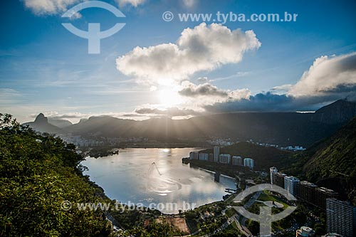  View of Rodrigo de Freitas Lagoon with Morro Dois Irmaos (Two Brothers Mountain) from Cantagalo Hill  - Rio de Janeiro city - Rio de Janeiro state (RJ) - Brazil