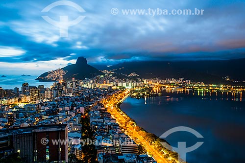  View of Ipanema neighborhood with the Morro Dois Irmaos (Two Brothers Mountain) in the background from Cantagalo Hill trail  - Rio de Janeiro city - Rio de Janeiro state (RJ) - Brazil