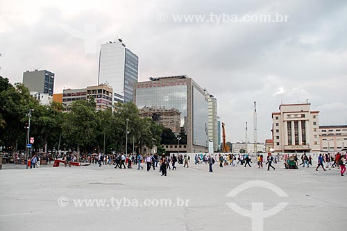  Pedestrians - XV de Novembro Square  - Rio de Janeiro city - Rio de Janeiro state (RJ) - Brazil