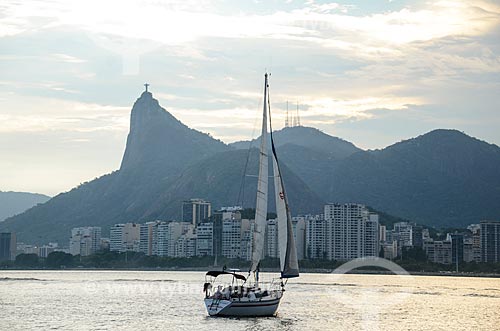  Schooner - Guanabara Bay with Christ the Redeemer in the background  - Rio de Janeiro city - Rio de Janeiro state (RJ) - Brazil