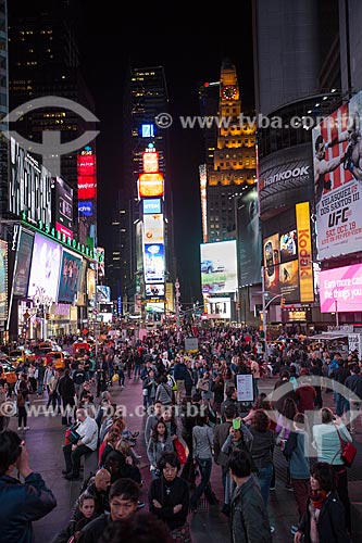  Tourists near of Times Square  - New York city - New York - United States of America