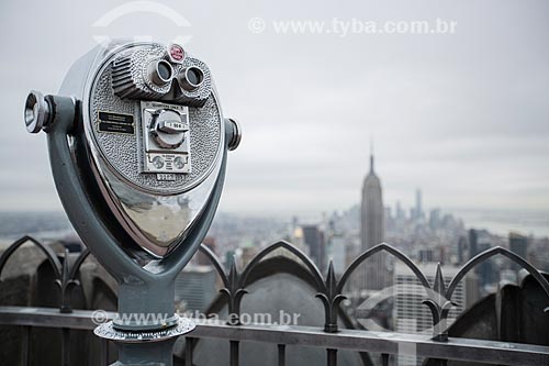  Detail of binocular - terrace of the top of the rock - mirante of Rockefeller Center - with the Empire State Building in the background  - New York city - New York - United States of America