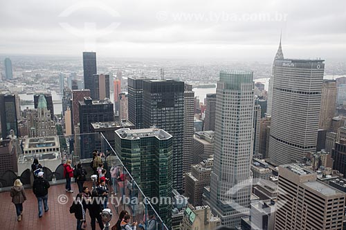  Tourists - terrace of building - Rockefeller Center  - New York city - New York - United States of America