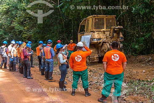  Workers of Tropical Forest Institute (IFT) making course of forestry  - Paragominas city - Para state (PA) - Brazil