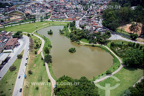 Aerial photo of lake - Aldeia Park  - Carapicuiba city - Sao Paulo state (SP) - Brazil