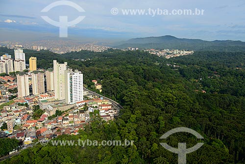  Houses and buildings near to Santa Ines Avenue with the Cantareira Mountain Range in the background  - Sao Paulo city - Sao Paulo state (SP) - Brazil