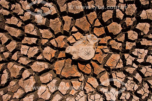  Detail of soil of Tambau city reservoir during the water supply crisis  - Tambau city - Sao Paulo state (SP) - Brazil