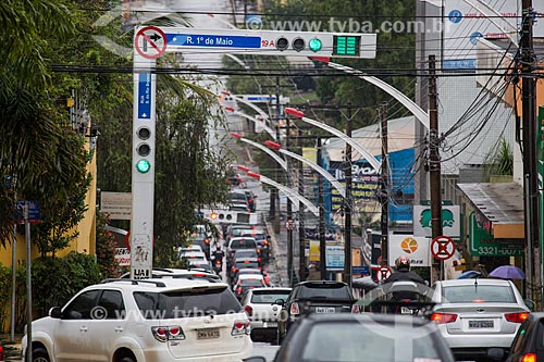 Traffic light - crossroad of May 1 Street with Barao do Rio Branco Street  - Anapolis city - Goias state (GO) - Brazil