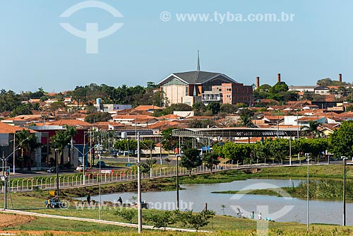  Lake - Tambau city with the Sanctuary of Nossa Senhora Aparecida in the background  - Tambau city - Sao Paulo state (SP) - Brazil
