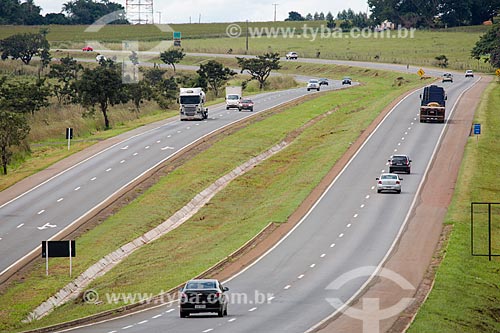  Snippet of BR-060 highway near to Km 82 - between Anapolis e Abadiancia cities  - Anapolis city - Goias state (GO) - Brazil