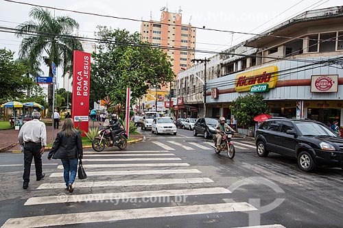  Crosswalk near to Bom Jesus Square - corner of Engenheiro Portela Street with Goias Avenue  - Anapolis city - Goias state (GO) - Brazil