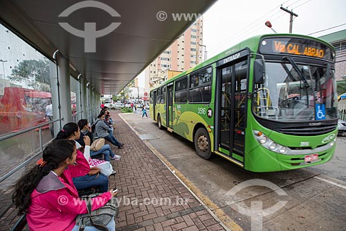  Passengers - bus stop - Bom Jesus Square  - Anapolis city - Goias state (GO) - Brazil