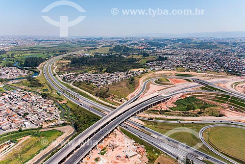  Aerial photo of highway clover between of Mario Covas Beltway and Ayrton Senna Highway  - Itaquaquecetuba city - Sao Paulo state (SP) - Brazil