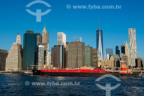  Ship - East River with the Manhattan buildings in the background  - New York city - New York - United States of America