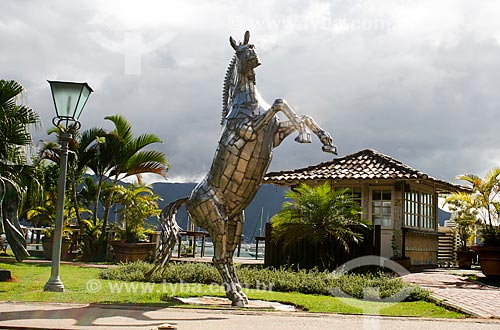  Sculpture - square of Ilhabela city  - Ilhabela city - Sao Paulo state (SP) - Brazil