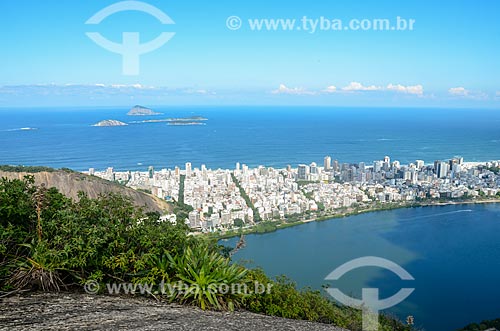  View of Rodrigo de Freitas Lagoon with the Ipanema neighborhood and Natural Monument of Cagarras Island from Cabritos Mountain (Kid Goat Mountain)  - Rio de Janeiro city - Rio de Janeiro state (RJ) - Brazil