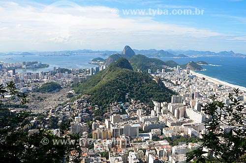  View of Chacrinha State Park from Cabritos Mountain (Kid Goat Mountain) with the Sugar Loaf in the background  - Rio de Janeiro city - Rio de Janeiro state (RJ) - Brazil