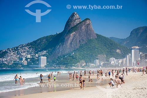  Ipanema Beach with Morro Dois Irmaos (Two Brothers Mountain) in the background  - Rio de Janeiro city - Rio de Janeiro state (RJ) - Brazil