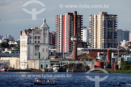  View of Manaus city with the old Miranda Correa Brewery building (1912) on the banks of Negro River - current Heineken Brewery  - Manaus city - Amazonas state (AM) - Brazil