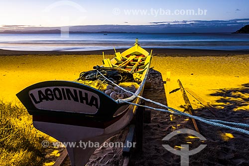  Boat berthed - Lagoinha Beach waterfront  - Florianopolis city - Santa Catarina state (SC) - Brazil