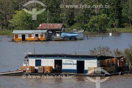  Floating grocery store - Amazon River near to Urucara city  - Urucara city - Amazonas state (AM) - Brazil