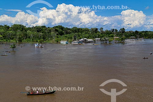  Canoe - Amazon River near to Urucara city  - Urucara city - Amazonas state (AM) - Brazil