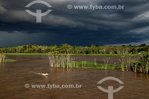  Rain clouds over the Amazonas River - between the cities of Urucurituba and Itacoatiara  - Urucurituba city - Amazonas state (AM) - Brazil