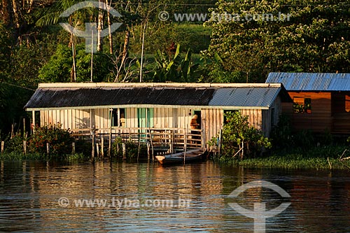  House - Nossa Senhora do Carmo Riparian Community - on the banks of Amazonas River - during flood season  - Itacoatiara city - Amazonas state (AM) - Brazil