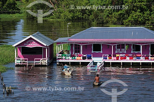  Grocery store floating and house - Riparian community on the banks of Amazonas River - during flood season  - Careiro da Varzea city - Amazonas state (AM) - Brazil