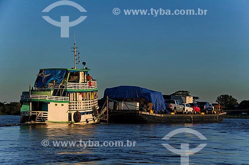  Ferry carrying cars - Amazonas River  - Parintins city - Amazonas state (AM) - Brazil