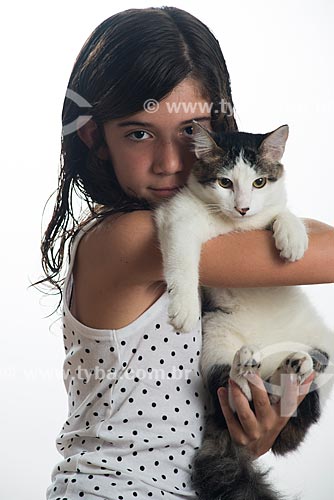  Girl holding cat  - Rio de Janeiro city - Rio de Janeiro state (RJ) - Brazil