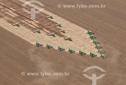  Aerial photo of soybean harvest  - Diamantino city - Mato Grosso state (MT) - Brazil