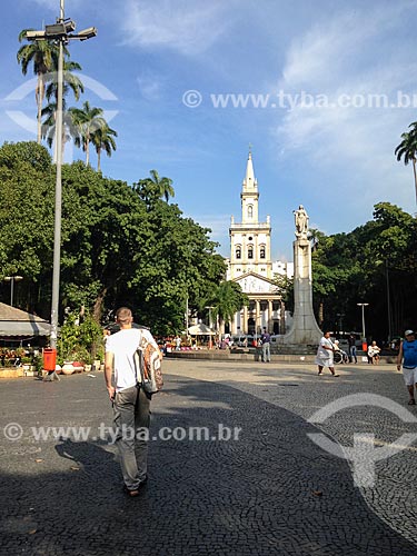  Statue of Nossa Senhora da Gloria - Largo do Machado square with the Matriz Church of Nossa Senhora da Gloria (1872) in the background  - Rio de Janeiro city - Rio de Janeiro state (RJ) - Brazil