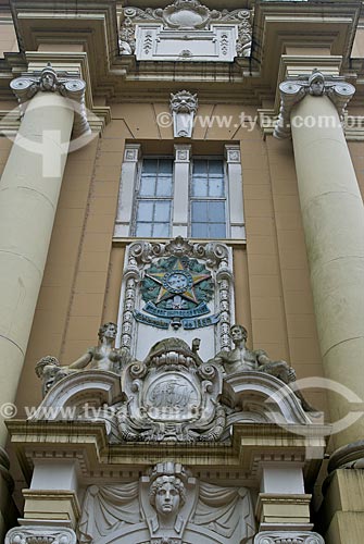  Detail of the coat of arms of Brazil - facade of the Art Museum of Rio Grande do Sul Ado Malagoli (1913)  - Porto Alegre city - Rio Grande do Sul state (RS) - Brazil