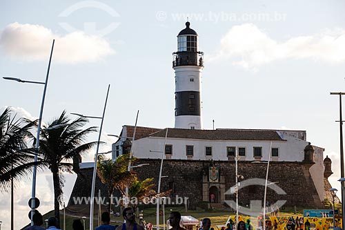  View of the Santo Antonio da Barra Fort (1702) from the Barra Beach boardwalk  - Salvador city - Bahia state (BA) - Brazil