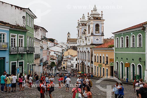  View of historic houses - Pelourinho with the Nossa Senhora do Rosario dos Pretos Church (XVIII century) to the right  - Salvador city - Bahia state (BA) - Brazil