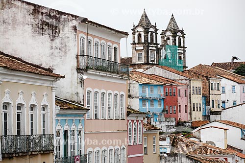  View of historic houses - Pelourinho with the Santissimo Sacramento do Passo Church (1718) - also known as Passo Church - in the background  - Salvador city - Bahia state (BA) - Brazil