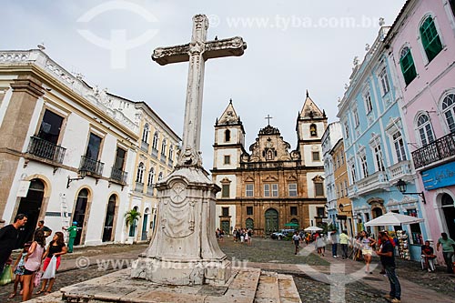  Largo do Cruzeiro de Sao Francisco Square (Sao Francsico Cruise Square) with the Sao Francisco Convent and Church (XVIII century) in the background  - Salvador city - Bahia state (BA) - Brazil