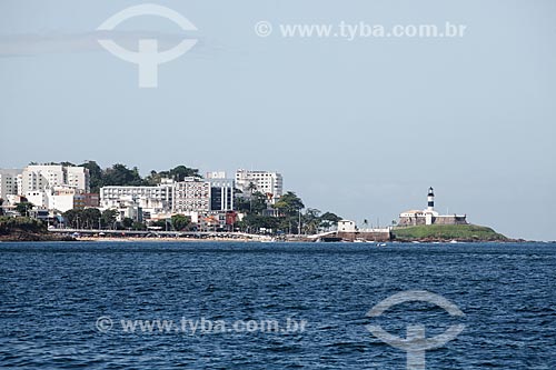  View of the Port of Barra Beach with the Santo Antonio da Barra Fort (1702) - to the right - from Todos os Santos Bay  - Salvador city - Bahia state (BA) - Brazil