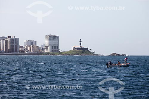  Fishermen - Todos os Santos Bay with the Santo Antonio da Barra Fort (1702) in the background  - Salvador city - Bahia state (BA) - Brazil
