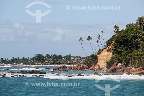  View of the Pedra do Facho Beach waterfront with the 1st Beach in the background  - Cairu city - Bahia state (BA) - Brazil