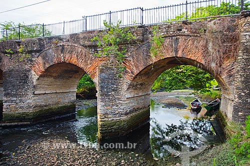  Stone bridge known as New Bridge in the historic city center  - Laranjeiras city - Sergipe state (SE) - Brazil